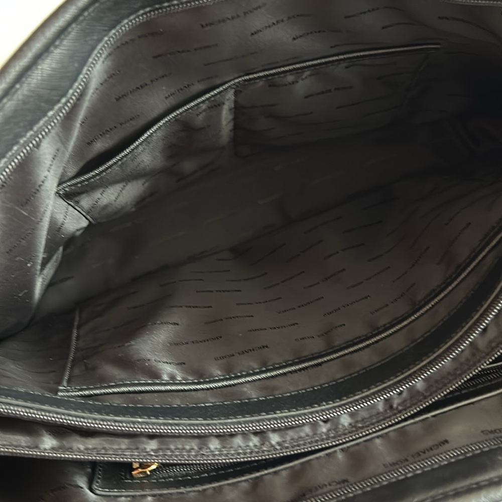 Michael Kors bag - Picture 6 of 10